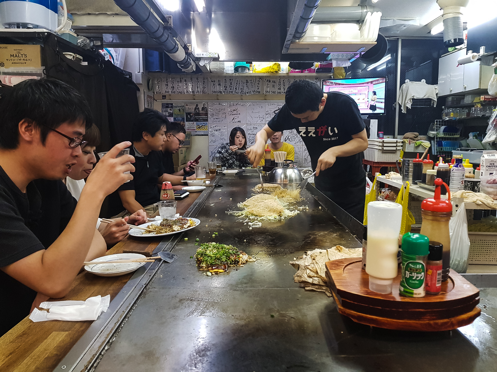 Okonomiyaki; zalige Japanse Koolpannenkoek
