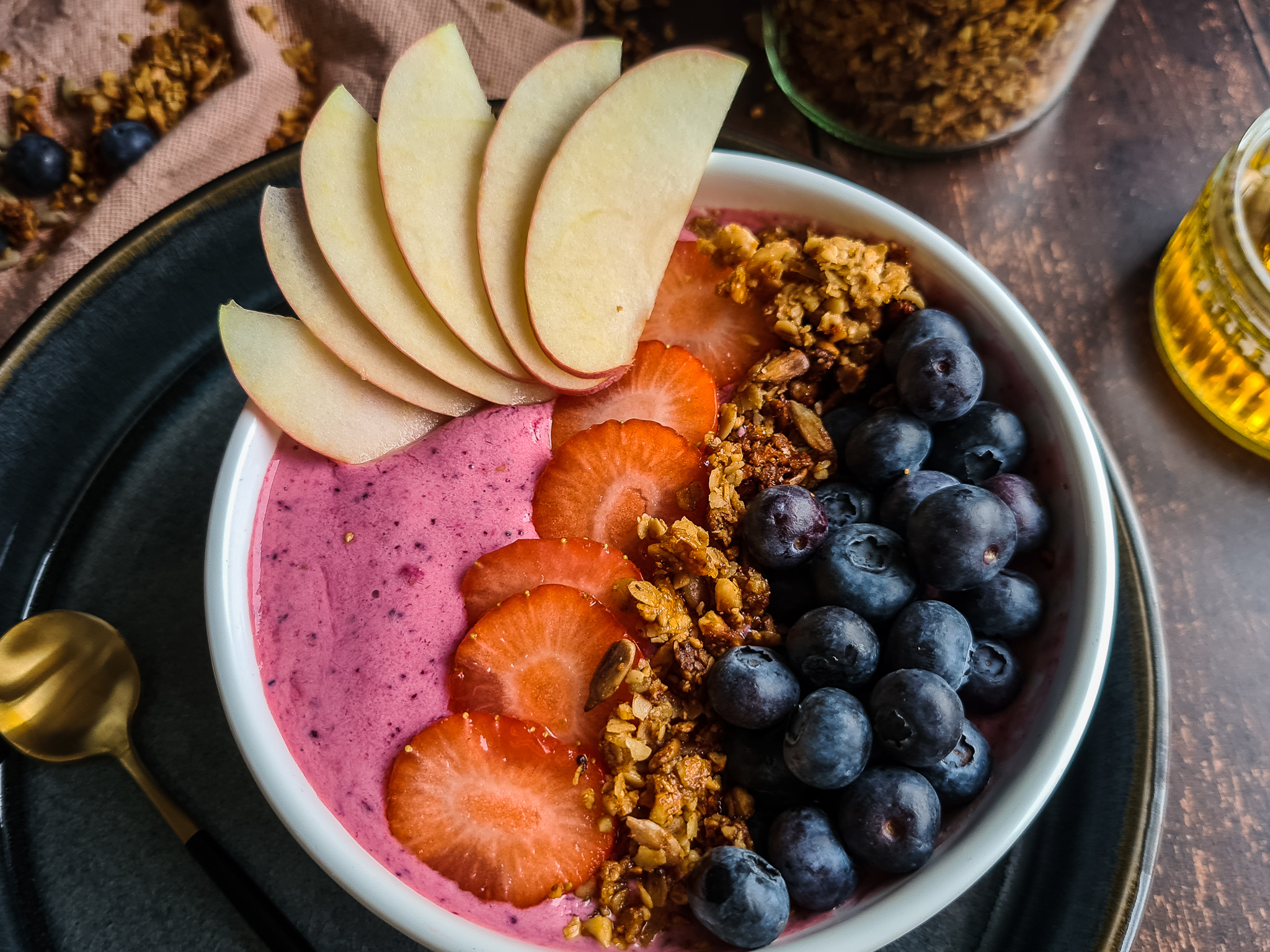 Rood fruit smoothiebowl